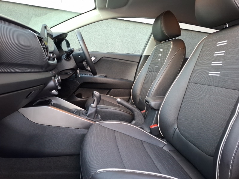 Used Kia Stonic 2023 for sale - 76687981: Photo 5