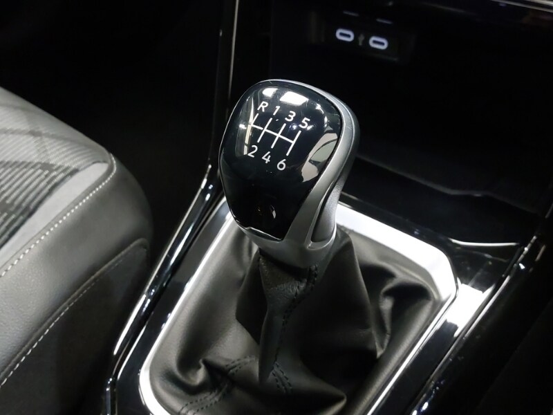 Used Volkswagen T-Roc 2023 for sale - 77531626: Photo 12