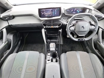 Used Peugeot 2008 2024 for sale - 76316787: Photo 2
