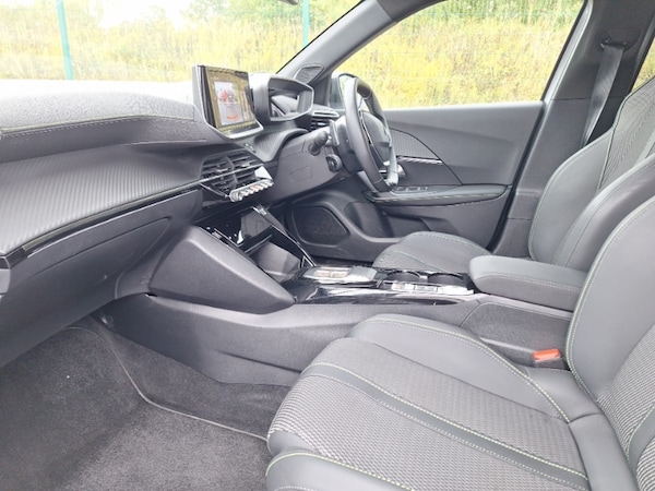 Used Peugeot 2008 2024 for sale - 76316787: Photo 5