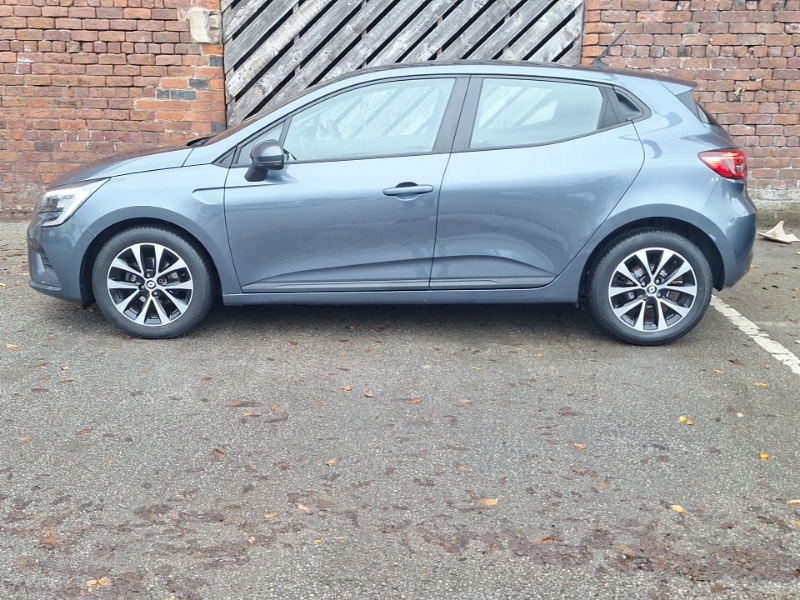 Used Renault Clio 2021 for sale - 76708859: Photo 4