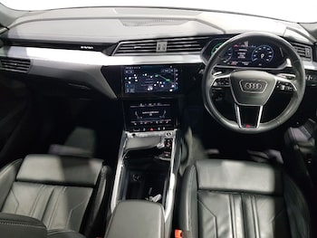 Used Audi e-tron 2022 for sale - 77330137: Photo