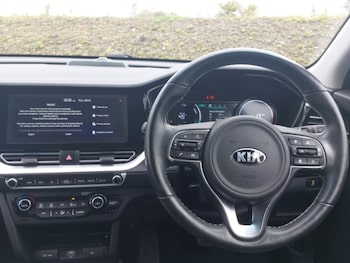 Used Kia Niro 2021 for sale - 76244121: Photo 2