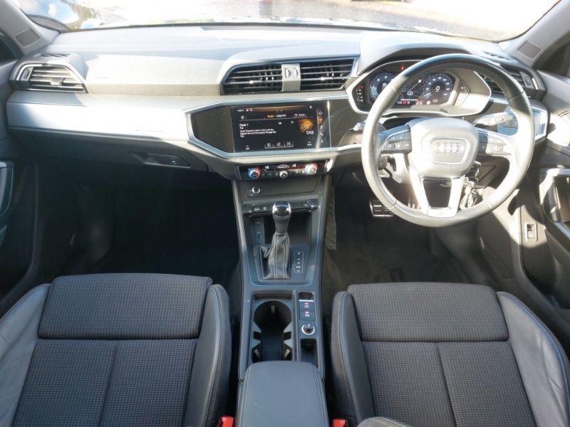 Used Audi Q3 2020 for sale - 76437605: Photo 2