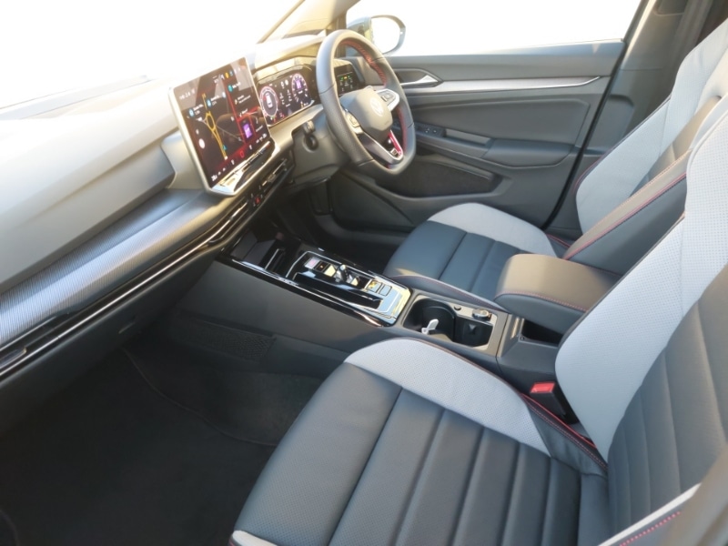 Used Volkswagen Golf 2025 for sale - 76912126: Photo 5