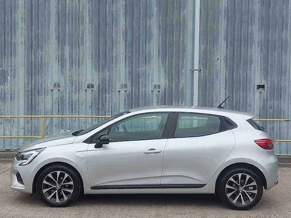 Used Renault Clio 2023 for sale - 76306053: Photo 4