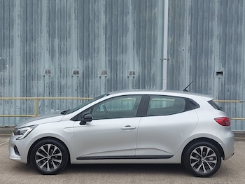 Used Renault Clio 2023 for sale - 76306053: Photo 4