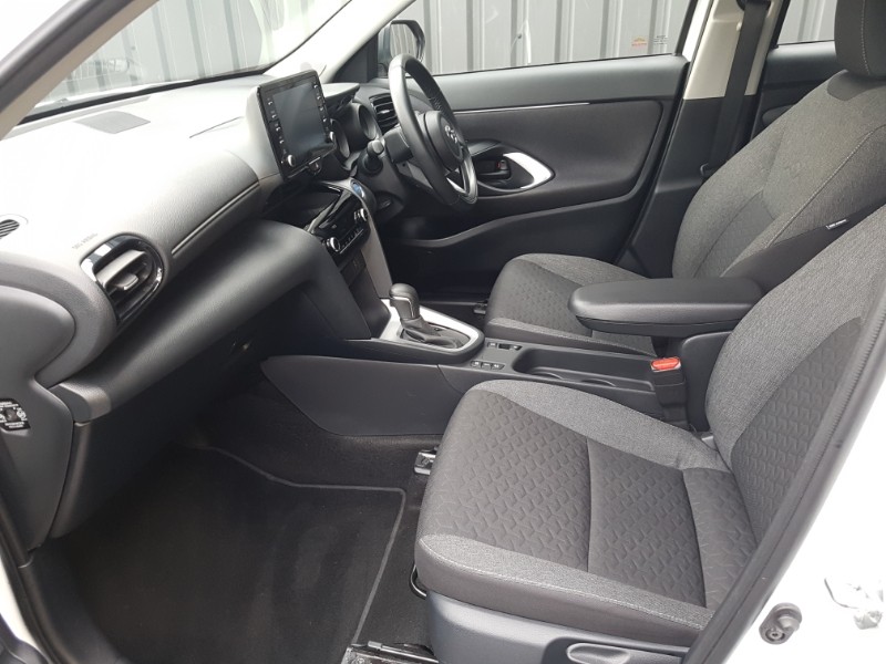 Used Toyota Yaris Cross 2023 for sale - 77624391: Photo 5