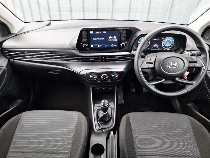 Used Hyundai i20 2023 for sale - 77472325: Photo 2