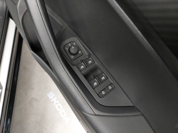 Used Skoda Karoq 2024 for sale - 76301540: Photo 12