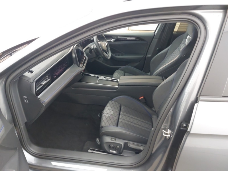 Used Volkswagen Passat 2024 for sale - 76983648: Photo 5