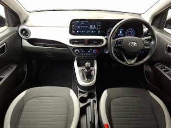 Used Hyundai i10 2023 for sale - 76144819: Photo 2