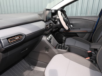 Used Dacia Sandero Stepway 2024 for sale - 79522824: Photo