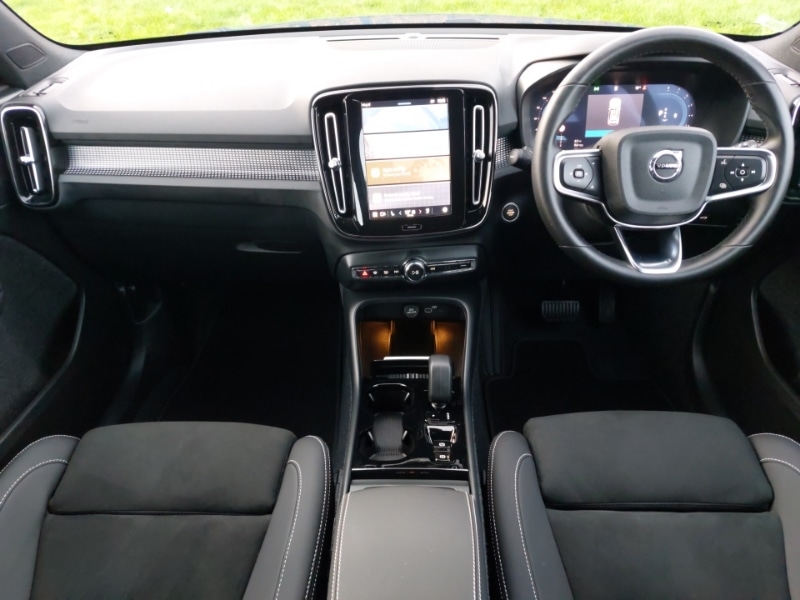 Used Volvo XC40 2024 for sale - 77020780: Photo 2