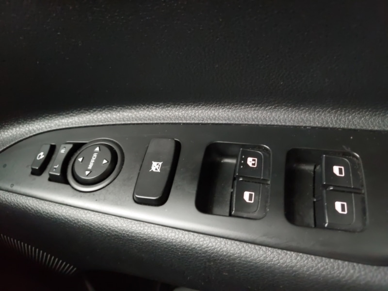 Used Kia Stonic 2023 for sale - 76502622: Photo 12