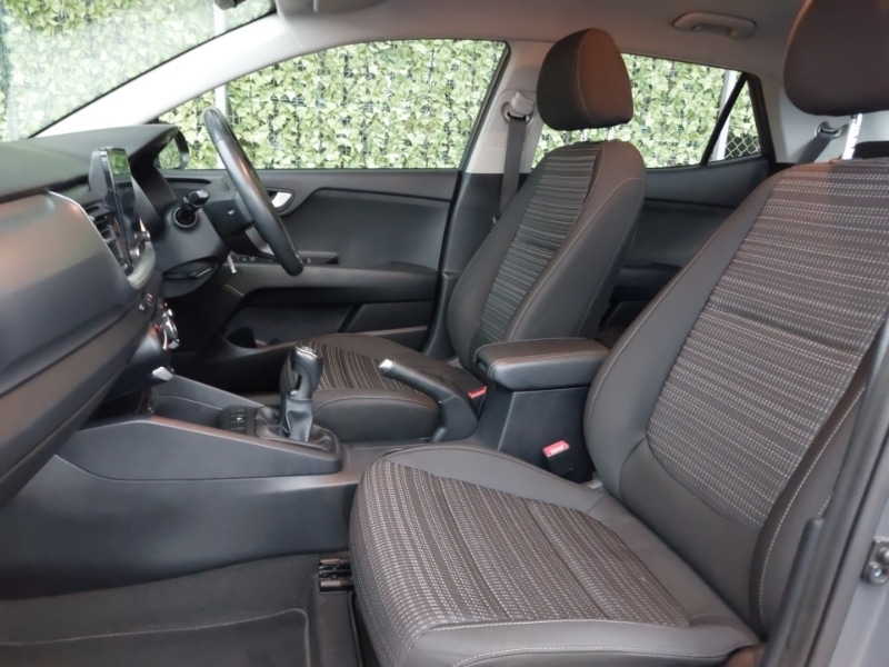 Used Kia Stonic 2023 for sale - 76502622: Photo 5