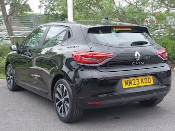 Used Renault Clio 2023 for sale - 78510196: Photo