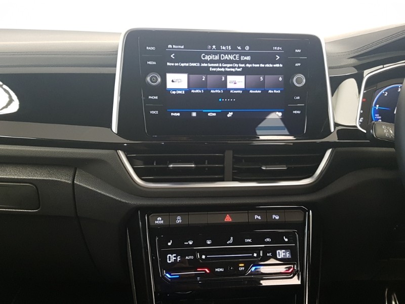 Used Volkswagen T-Roc 2024 for sale - 76589687: Photo 11