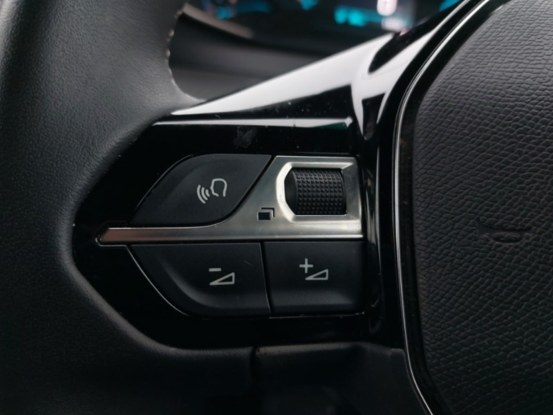 Used Peugeot 2008 2023 for sale - 76695522: Photo 12