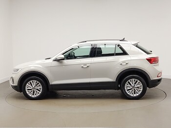 Used Volkswagen T-Roc 2023 for sale - 77569422: Photo