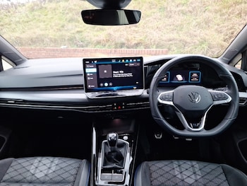 Used Volkswagen Golf 2024 for sale - 77330107: Photo