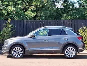 Used Volkswagen T-Roc 2021 for sale - 79549472: Photo