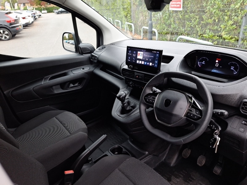 Used Peugeot Partner 2024 for sale - 76846441: Photo 2