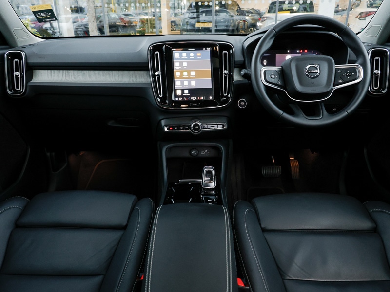 Used Volvo XC40 2024 for sale - 77353331: Photo 2