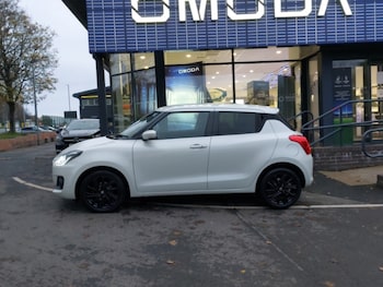 Used Suzuki Swift 2022 for sale - 77046851: Photo