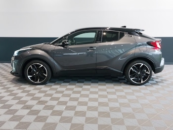 Used Toyota C-HR 2021 for sale - 77063059: Photo