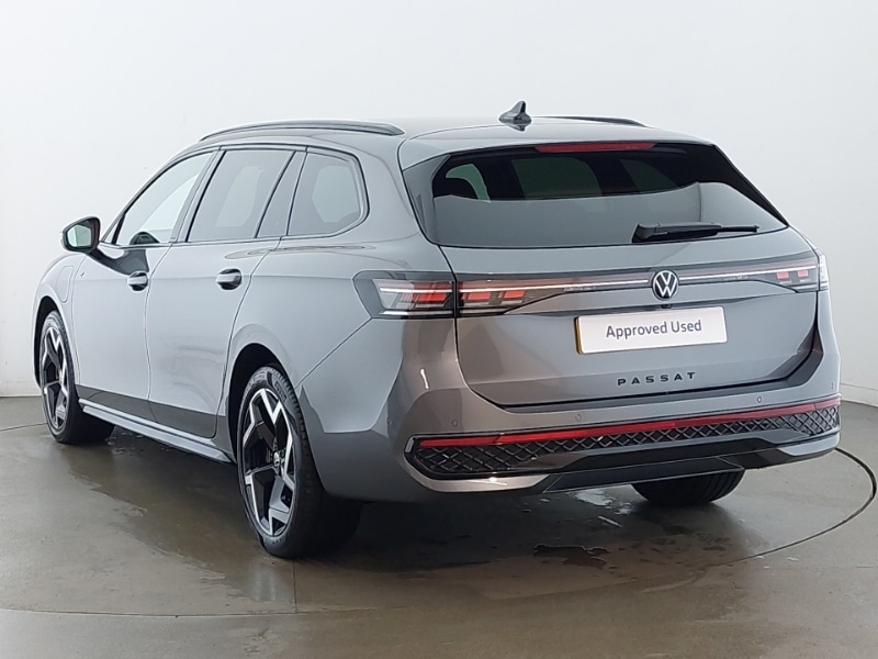 Used Volkswagen Passat 2024 for sale - 77797656: Photo 3