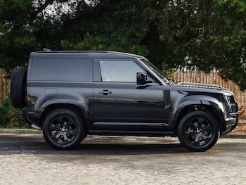 Used Land Rover Defender 2024 for sale - 79419748: Photo