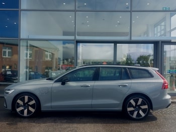 Used Volvo V60 2025 for sale - 79439941: Photo