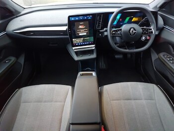 Used Renault Scenic E-Tech 2024 for sale - 77314507: Photo