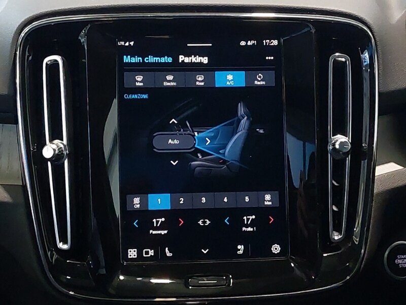 Used Volvo XC40 2024 for sale - 77923907: Photo 11