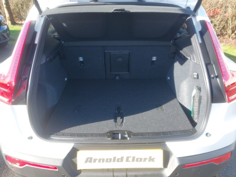 Used Volvo XC40 2025 for sale - 77695260: Photo 8