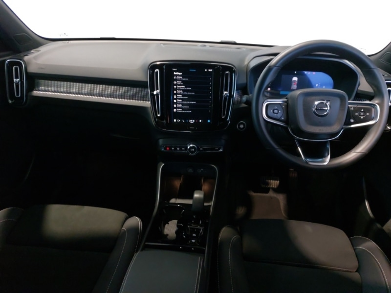 Used Volvo XC40 2024 for sale - 76347877: Photo 2