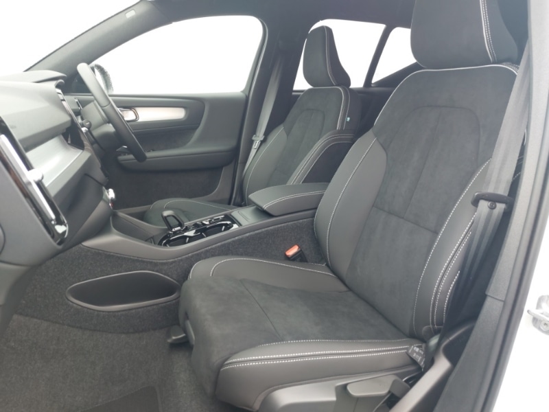 Used Volvo XC40 2025 for sale - 76975341: Photo 5