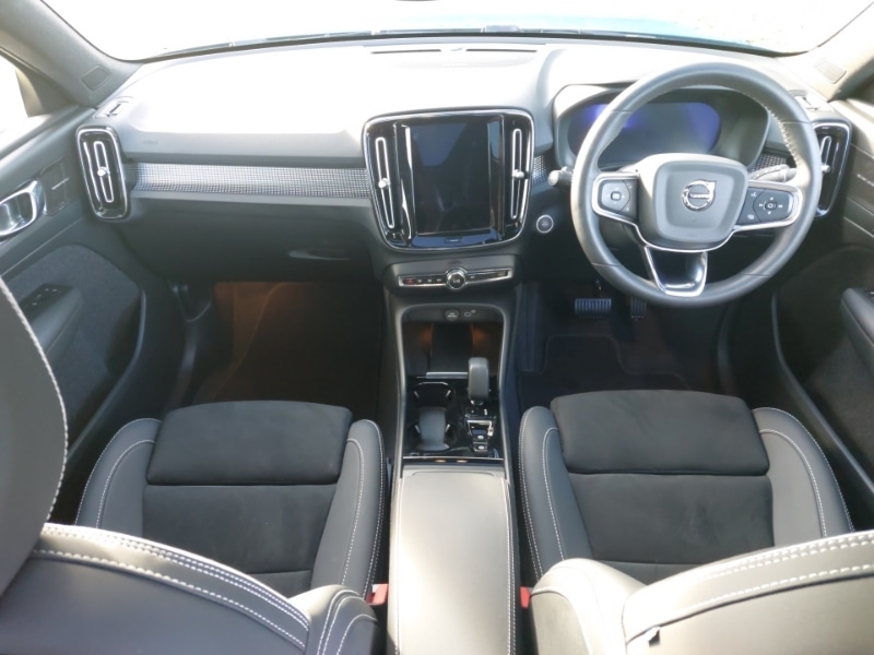 Used Volvo XC40 2023 for sale - 77485403: Photo 2