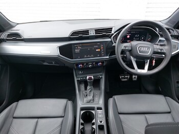 Used Audi Q3 2024 for sale - 77252802: Photo