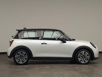 Used MINI Cooper 2024 for sale - 77312173: Photo