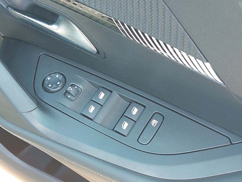 Used Peugeot 2008 2023 for sale - 76194922: Photo 12