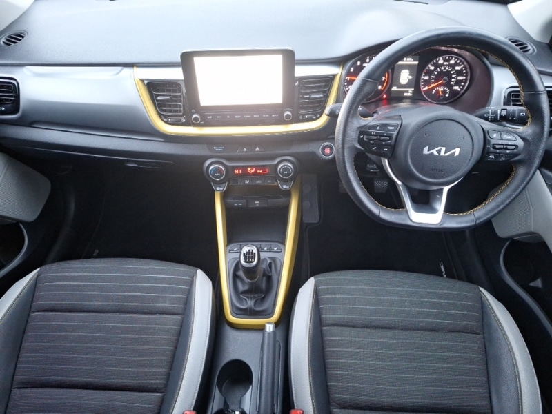 Used Kia Stonic 2023 for sale - 77155225: Photo 2