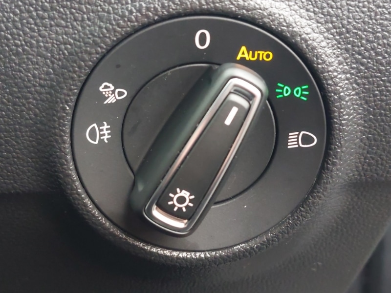 Used Volkswagen T-Roc 2023 for sale - 77596987: Photo 12