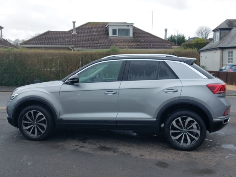 Used Volkswagen T-Roc 2023 for sale - 77596987: Photo 4