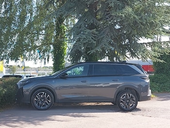 Used Peugeot 5008 2025 for sale - 76483680: Photo