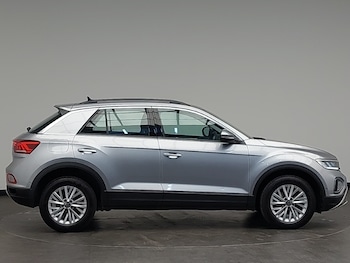 Used Volkswagen T-Roc 2022 for sale - 76796053: Photo