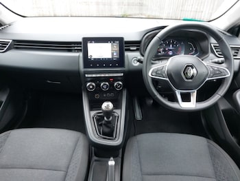 Used Renault Clio 2023 for sale - 79100693: Photo