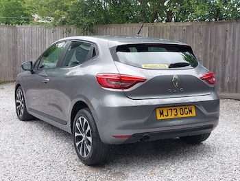 Used Renault Clio 2023 for sale - 79100693: Photo