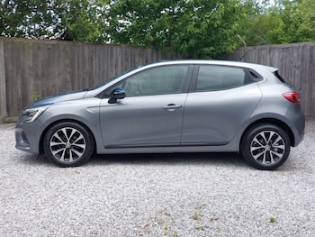 Used Renault Clio 2023 for sale - 79100693: Photo
